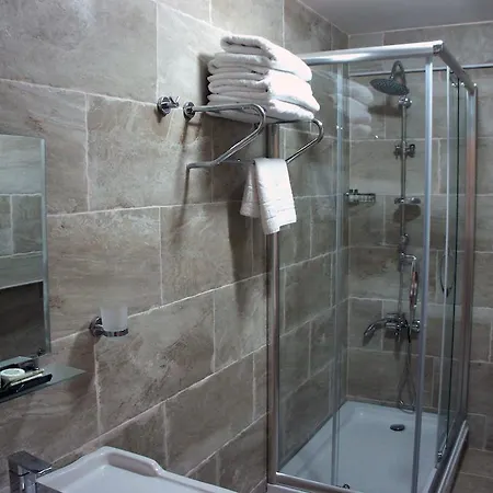 Ixir Hotel 3*