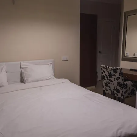 Ixir Hotel 3*
