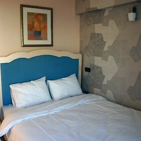 Ixir Hotel