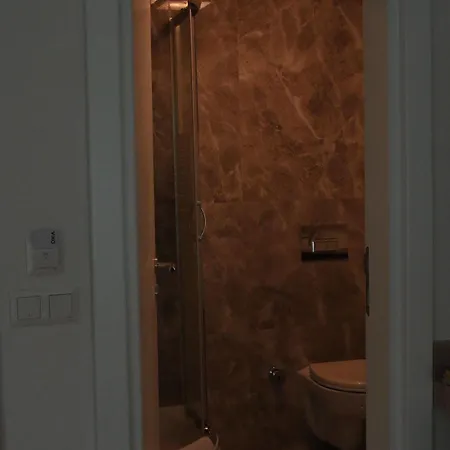 Ixir Hotell 3*